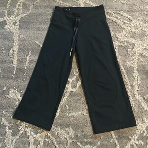 Under armour wide leg capris